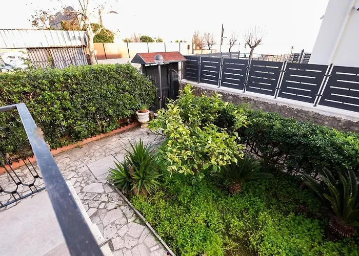 Casa Sul Mare Con Posto Auto E Giardino Privato Apartament Terracina