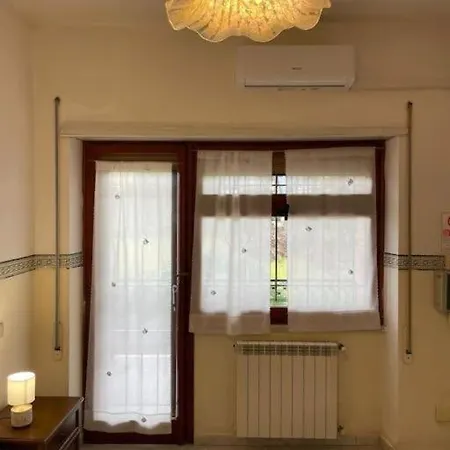 Casa Sul Mare Con Posto Auto E Giardino Privato * Terracina
