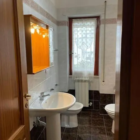 Casa Sul Mare Con Posto Auto E Giardino Privato Terracina
