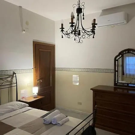 Casa Sul Mare Con Posto Auto E Giardino Privato Apartment