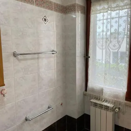 Casa Sul Mare Con Posto Auto E Giardino Privato Terracina