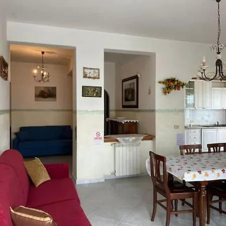 Casa Sul Mare Con Posto Auto E Giardino Privato Apartment