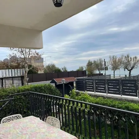 Casa Sul Mare Con Posto Auto E Giardino Privato Apartment *