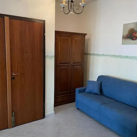 Casa Sul Mare Con Posto Auto E Giardino Privato Terracina