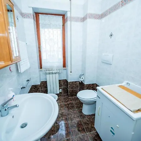 Casa Sul Mare Con Posto Auto E Giardino Privato Apartment