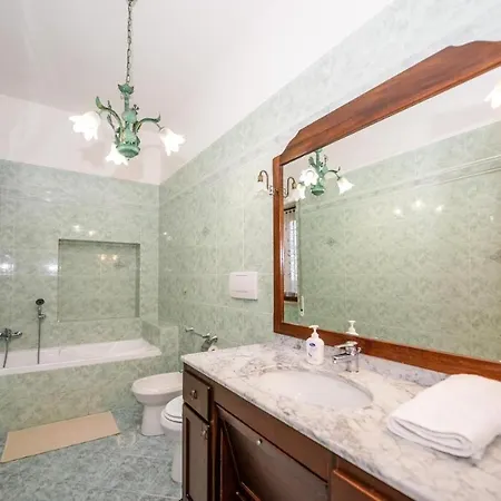 Casa Sul Mare Con Posto Auto E Giardino Privato *
